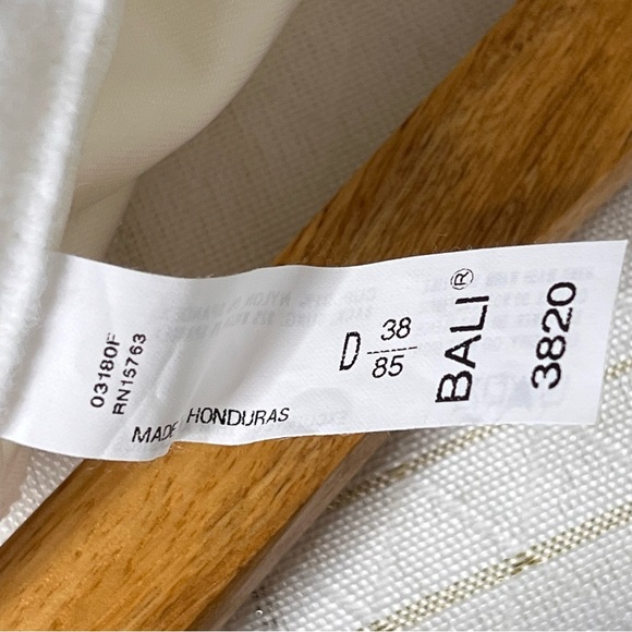 Bali White Full-Coverage Bra with Adjustable Straps 38D - Picture 7 of 8